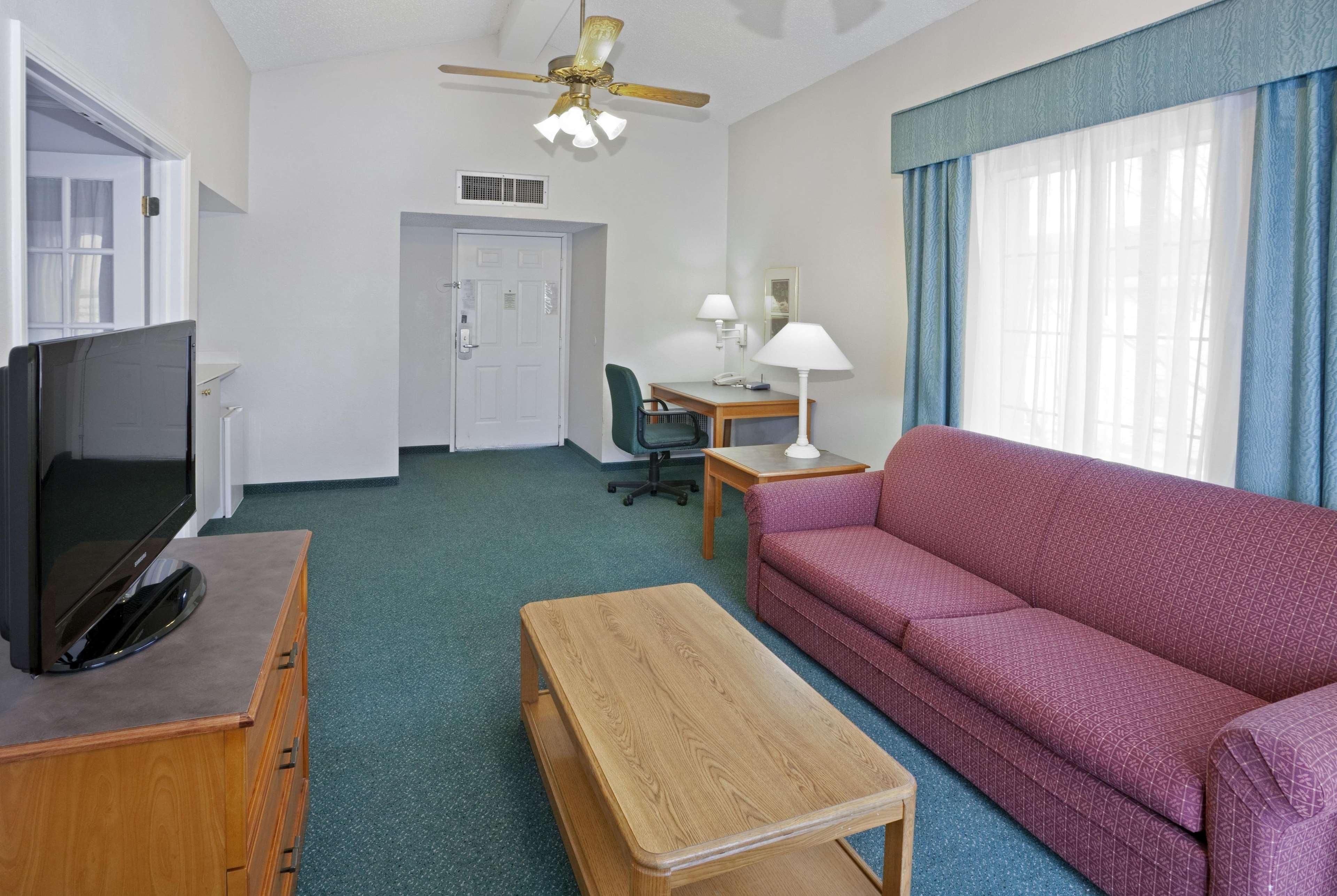 La Quinta Inn By Wyndham Omaha West מראה חיצוני תמונה