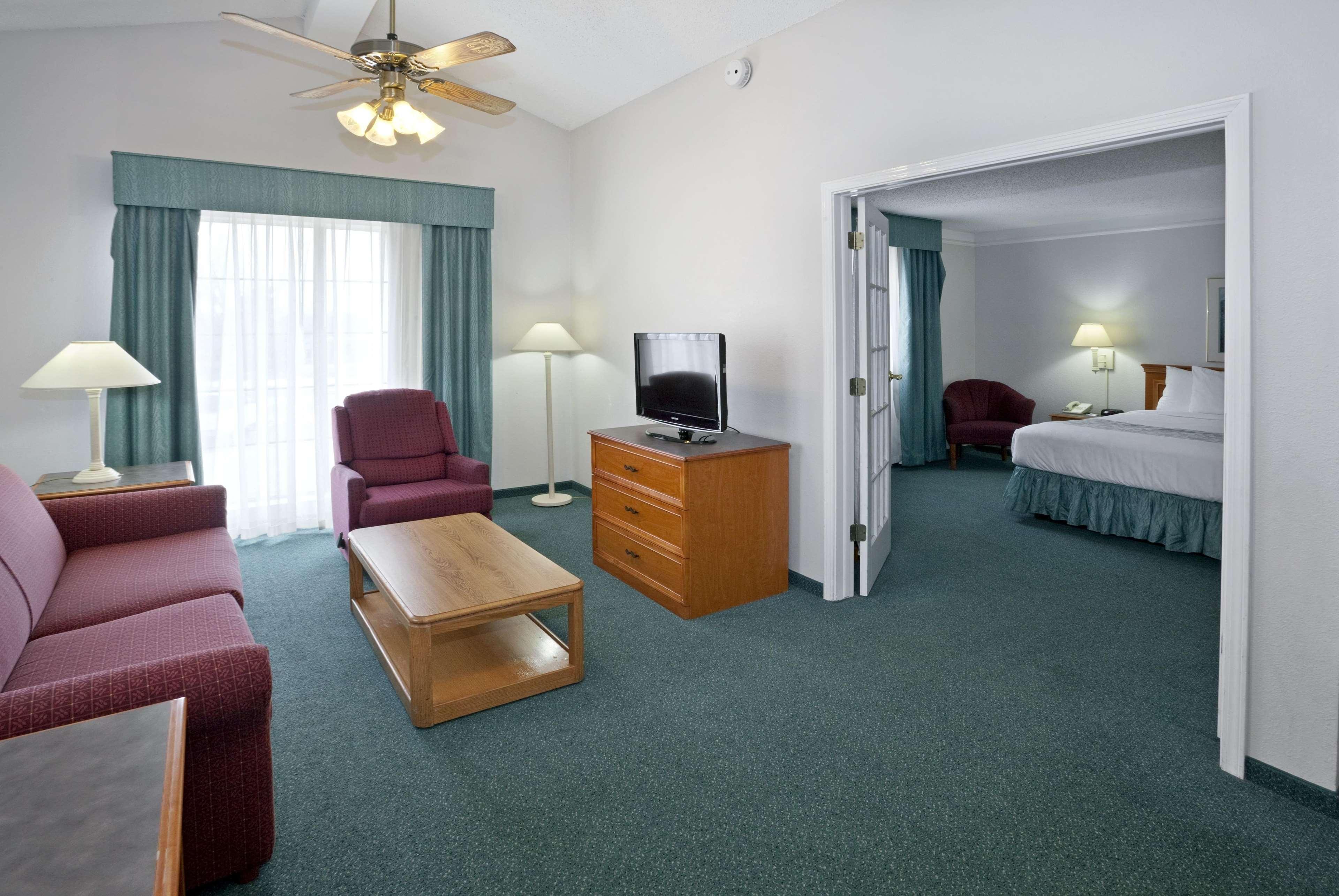 La Quinta Inn By Wyndham Omaha West מראה חיצוני תמונה