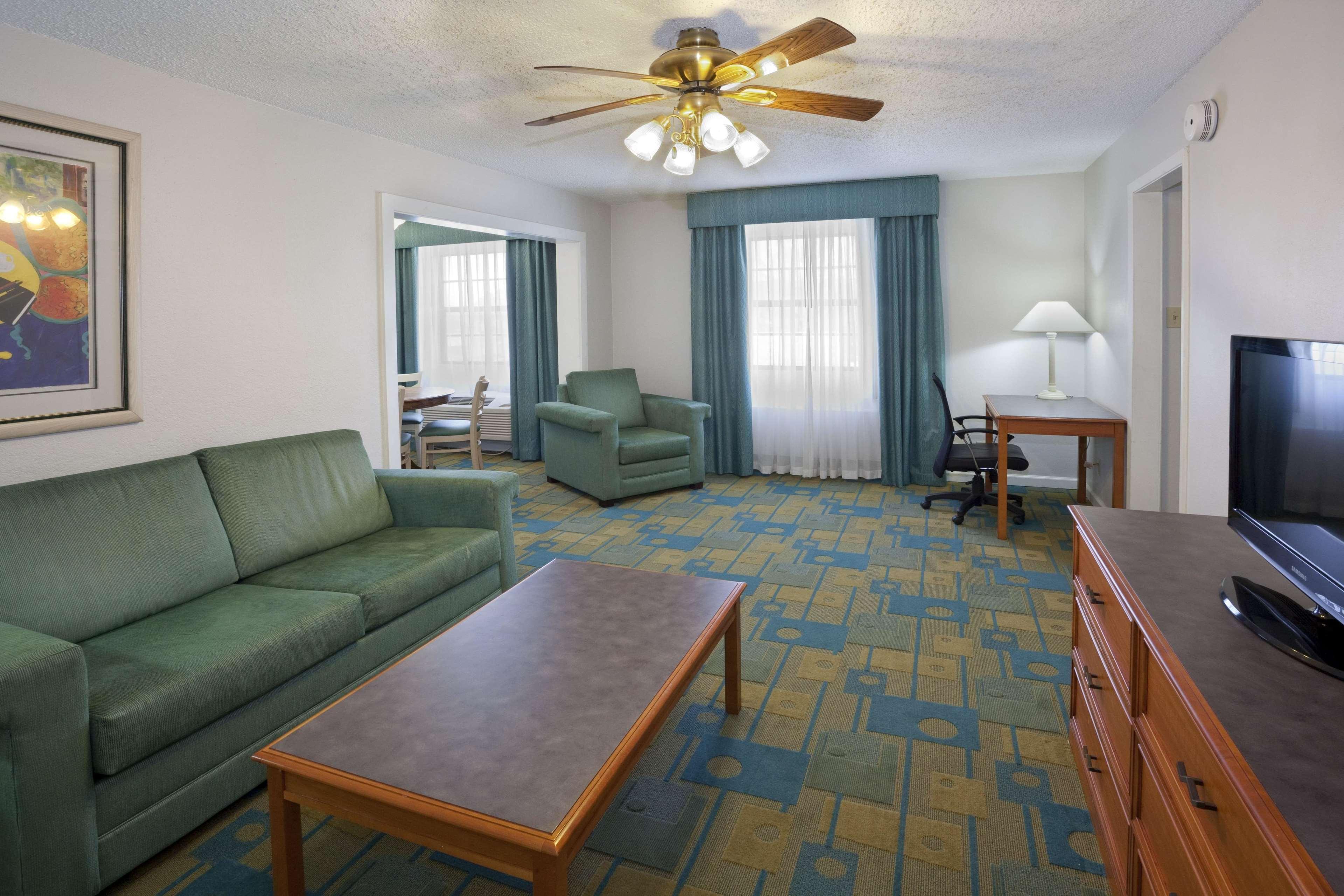 La Quinta Inn By Wyndham Omaha West מראה חיצוני תמונה