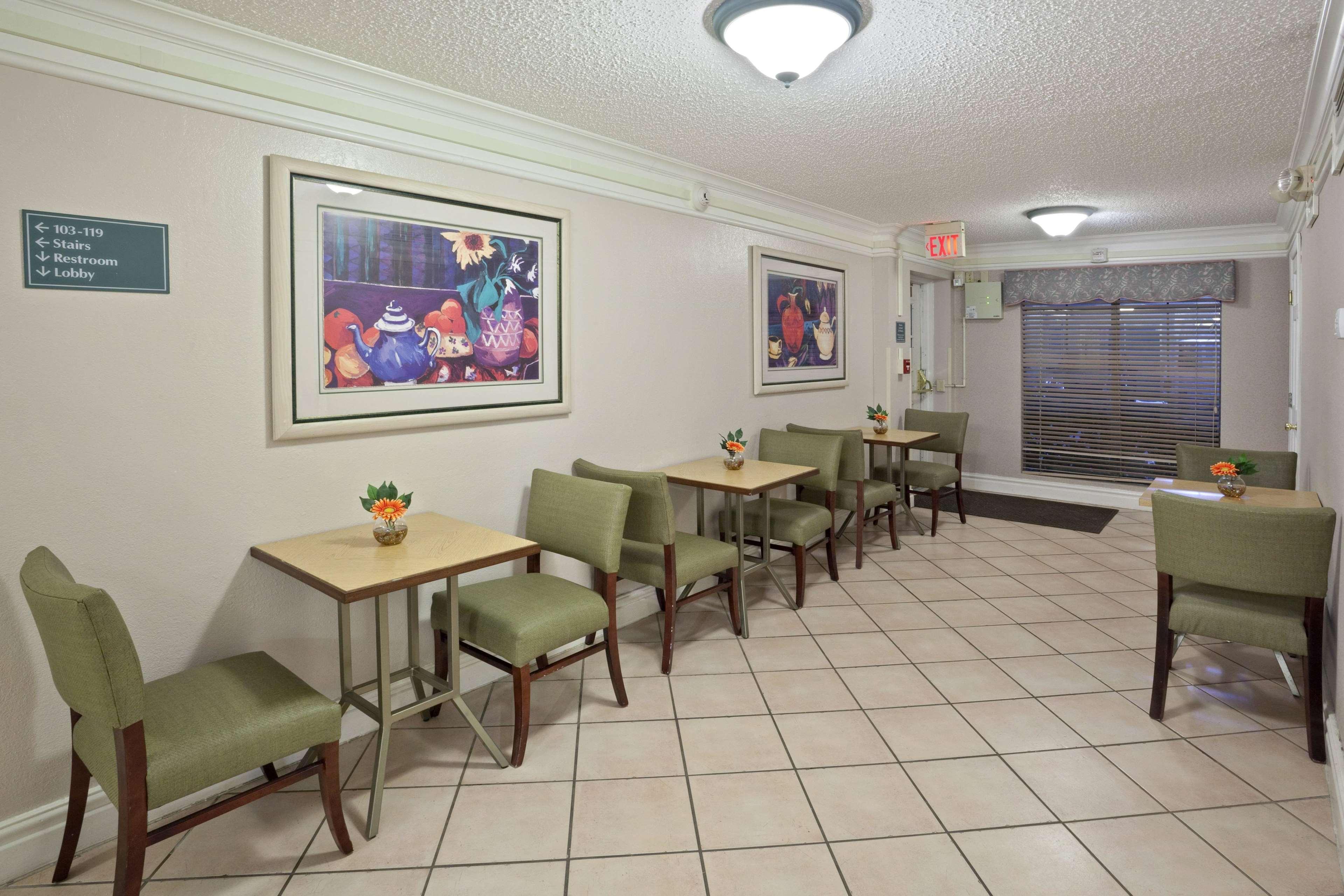 La Quinta Inn By Wyndham Omaha West מראה חיצוני תמונה