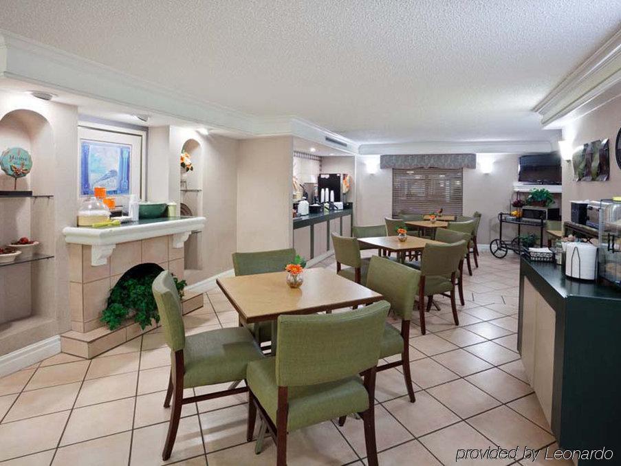 La Quinta Inn By Wyndham Omaha West מראה חיצוני תמונה